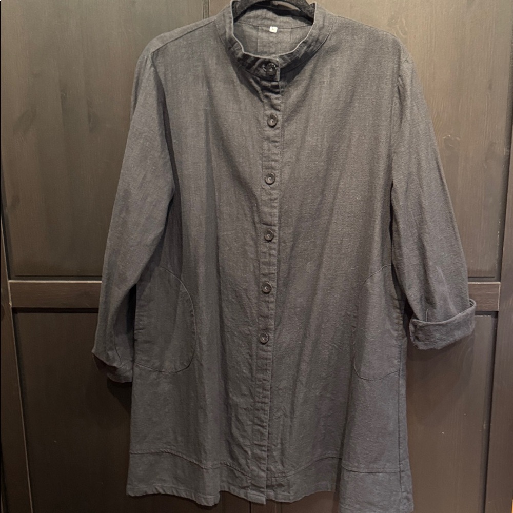 Button-Front Long Tunic Jacket in black